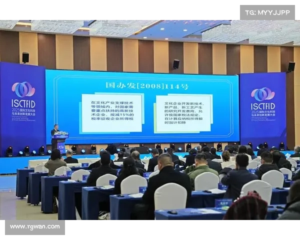 锋线组合新风潮 打破传统阵容创新探讨与未来发展趋势分析 锋线组合新风潮 打破传统阵容创新探讨与未来发展趋势分析